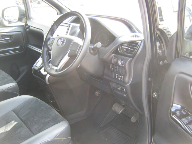 ヴォクシー2.0 ZS 煌III