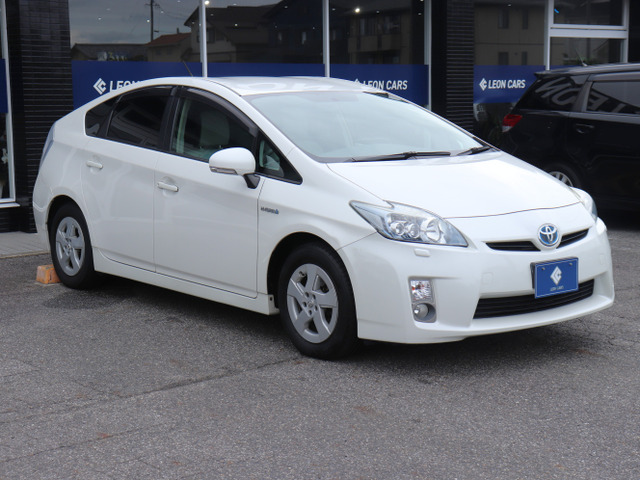 プリウス1.8 S LEDエディション