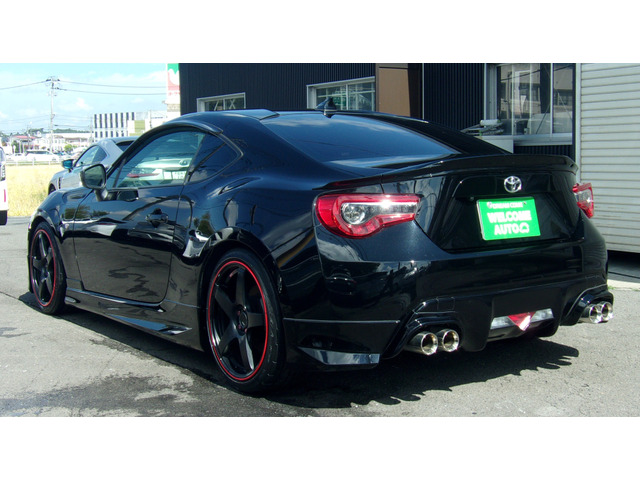 �����ЂɂăI�C��������^�C�������ȂǏ����Ă���܂�!�^�C����J�[�p�i�Ȃǂ��i���ɂĔ̔��E���t���������܂�!�[�Ԍ�ł��Ή��������܂��̂ŉ����Ȃ������k����������