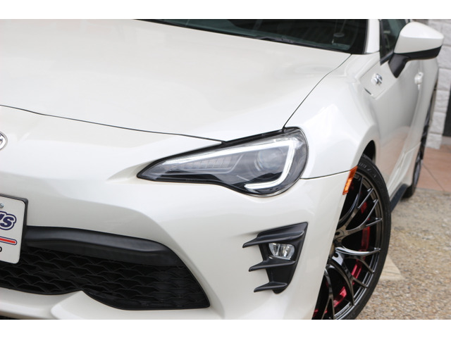 ���w�b�h���C�g��LED�ł��̂Ŗ��邭�Ƃ炵�Ă���܂�!