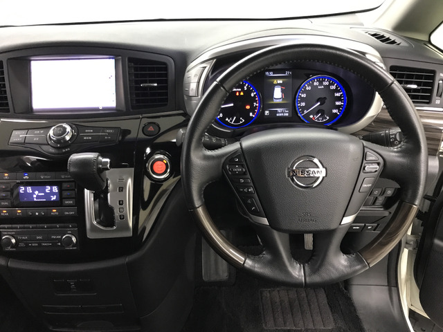 【展示車両について】 低価格を実現するため、微細な傷などは修理せずに展示している場合がございます。できるだけご説明させて頂くようにしておりますが、ご不安な方はスタッフまでお尋ねください。