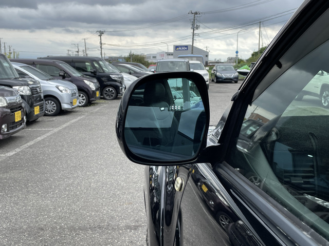 �y�x�����z���i�X�z���Ԃ������������܂��āA���ɗL�������܂��B�݌Ɏԗ��ɂȂ�܂��̂ŁA���񂲓s���̋X�������ɁA���ɗ��ĉ������B���X�\��������ƁA���ē����X���[�Y�ł��B