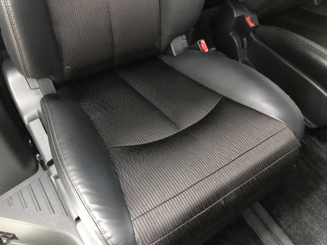 【ガラス張りの品質】 当社の展示車両にはAIS鑑定書とオートオークション会場の査定表を積み込んでいます。プライスボードの金額は諸経費込みのお支払い総額。品質も価格も百聞は一見に如かず。一目瞭然です。