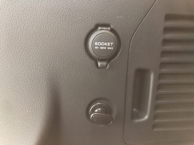 【自社整備工場完備】 自社整備工場を完備しており、納車前は徹底整備後お渡しとなります。自社工場だからこそ時間をかけれる。自社工場だからこそきめ細かい整備を。自社工場だからこそ出来る事があります。