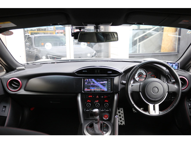 ���S�ԓ��O���N���[�j���O�ς݁��O�������グ�E�A���~�z�C���E�������E�V��E�t���A�}�b�g�E�V�[�g�S�ȁE�h�A���E�p�l���S�́E�K���X�Ȃǎԓ��̋��X�܂ōR�ې����X�^�b�t������䂱������Ď{�H���Ă��܂���