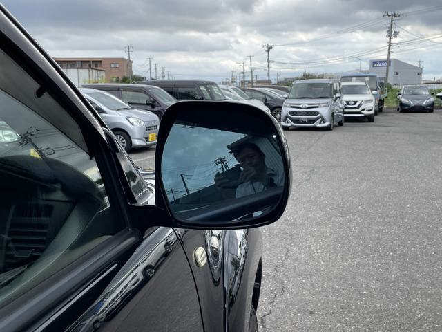 �y�x�����z���i�X�z���Ԃ������������܂��āA���ɗL�������܂��B�݌Ɏԗ��ɂȂ�܂��̂ŁA���񂲓s���̋X�������ɁA���ɗ��ĉ������B���X�\��������ƁA���ē����X���[�Y�ł��B