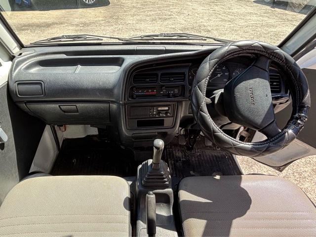 �����̎ԗ��ȊO�ɂ��u�ԑI�уh�b�g�R���v�ɂ������߂̒��ÎԂ��f�ڂ��Ă���܂��B