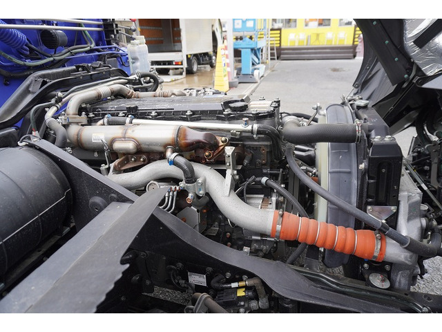 �L�x�ȃg���b�N�A���p�ԁA�n�C�G�[�X�Ȃǎ�舵���Ă���܂��B��xHP�������������Bhttp://www.vantruck.co.jp/