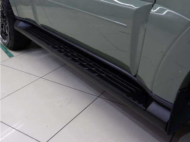 フロントバンパーもマットブラックにリペイントを施し、ノーマルとは違うオシャレな雰囲気に仕上がっております!