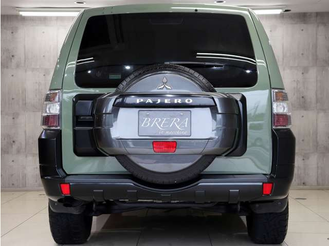 リアビューも存在感のあるワイルドで迫力のフォルムに仕上がっております♪♪