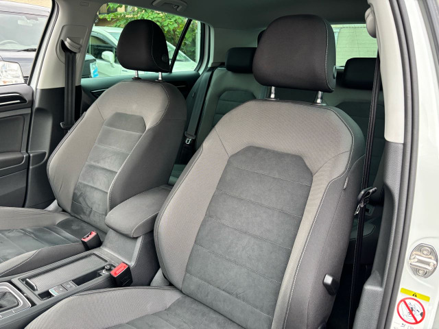 �����Ԃł��z���̍ہ������X�̍ۂ́A���Ј�x���d�b�̏�A�����X��������!���Ԃł��z���̍ۂ́A��ʂ葤������܂��悤�X�ܑO�̃X�y�[�X���󂯂Ă����܂��B�X���[�Y�ȑΉ��̂��߁A�����͂��������܂��ƍK���ł�!