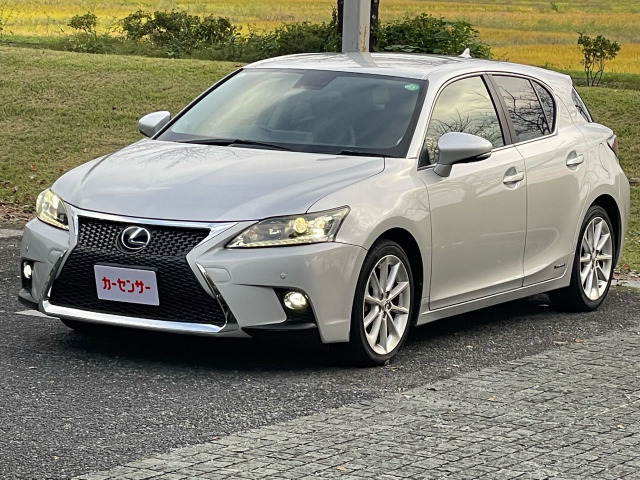 CT(レクサス) 200h バージョン L　後期仕様グリル 整備手帳保証書付 修復無 中古車画像
