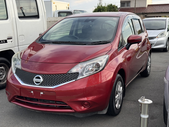 展示車両のエンジンの調子など外観、内装綺麗な状態ですが中古車ですので多少の傷、軽い凹みなどあると思いますが、判断には個人差がありますので気になる方は是非一度現車確認をお願い致します。