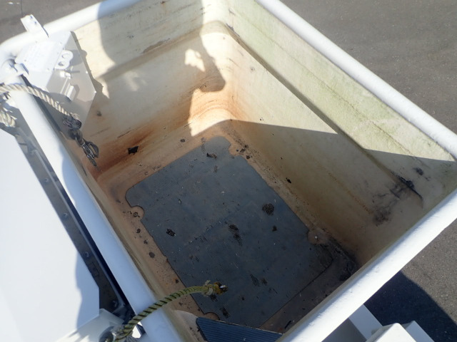 FRP�o�P�b�g�A2������č�Ƃ��ł��܂��B�ύډ׏d:200kg����2��