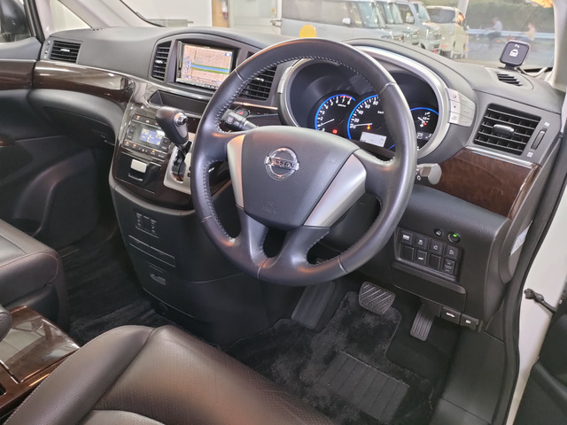 �y�c�Ǝ��ԁz ���X�͔N�����x�ł��B(��������) �c�Ǝ��Ԃ͒�9��30���`��7���܂łł��B���Z�������͂����k���������B�o�����k�E�c�Ǝ��ԉ����Ȃǂ��v�]�ɂ��������܂�!