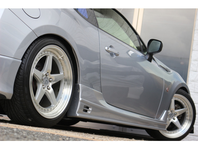 ☆車高調も装着されておりますので自然なスタイリングに!