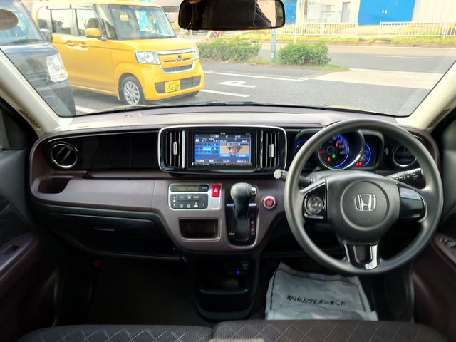 厳選仕入れをしておりますので、お客様の納得のいく1台がきっと見つかります。支払総額の中には車検費用・当年度の自動車税、全て含んでおります。ご安心してお任せください。