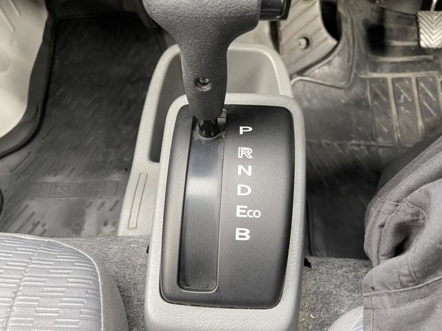 ���d�͏����}����uECO�v�A�ʏ�́uD�v�A�񐶃u���[�L�̌��������߂��uB�v��3�̃h���C�u���[�h������܂��B������������!!���₢���킹��TEL06-6430-1230 E-mail cars_genesis