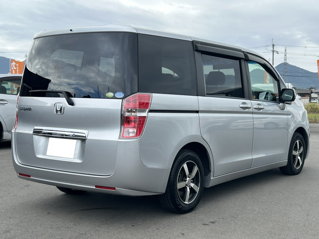 ステップワゴン2.0 L