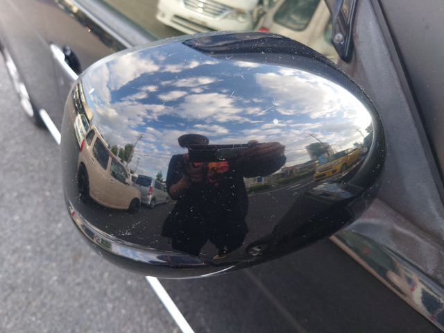 程度が悪い車が安いのは当たり前です。当店はコストを安く!薄利多売価格設定でお客様が良質安価な車両に出会える事にこだわっております。少し年式が古くても程度の良い車両は沢山あります!