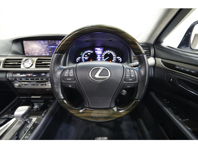 LS600h バージョンL 4WD