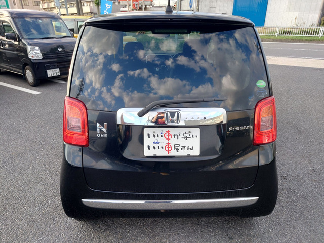 ナビ・バックモニター・ETC・地デジチューナー・フリップダウンモニター等の用品もご相談ください。現在お乗りのお車からの付け替え、持ち込み取り付けも可能です。