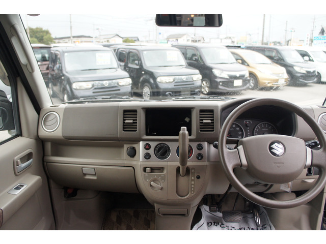 程度が悪い車が安いのは当たり前です。当店はコストを安く!薄利多売価格設定お客様が良い車両をお買い求め安くだけをこだわってます。少し年式古くても程度の良い車は沢山あります。