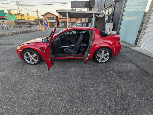 ���q�l�̃J�[���C�t�������K�Ŋy�������̂ɂ���ׂ̃T�|�[�g���s���Ă��܂��B�ԑI�тɖ��������̃A�h�o�C�X�A�w����̃����e�i���X�A�X�ɂ̓h���C�u�������Ɗy���ވׂ̃A�C�f�A����̒񋟂܂ŁA���L������`���B