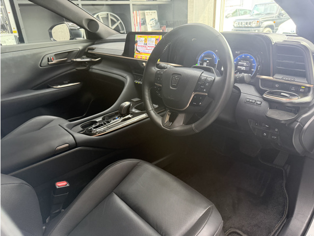 クラウンスポーツ2.5 Z E-Four 4WD