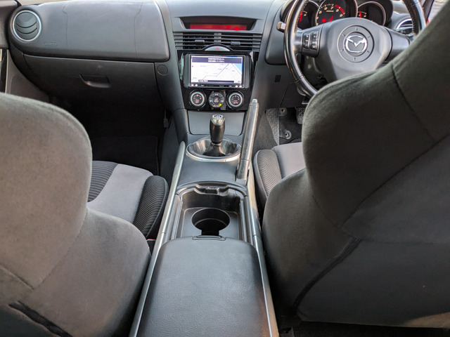 ���q�l�̃J�[���C�t�������K�Ŋy�������̂ɂ���ׂ̃T�|�[�g���s���Ă��܂��B�ԑI�тɖ��������̃A�h�o�C�X�A�w����̃����e�i���X�A�X�ɂ̓h���C�u�������Ɗy���ވׂ̃A�C�f�A����̒񋟂܂ŁA���L������`���B