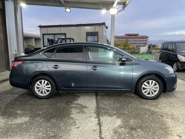 【支払総額推進店】お車をご覧い頂きまして、誠に有難う御座います。在庫車両になりますので、是非ご都合の宜しい時に、見に来て下さい。来店予約をされると、ご案内がスムーズです。