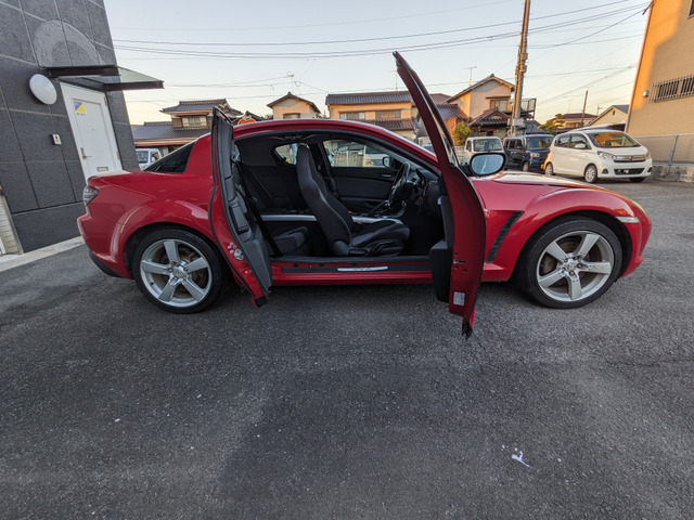 ���q�l�̃J�[���C�t�������K�Ŋy�������̂ɂ���ׂ̃T�|�[�g���s���Ă��܂��B�ԑI�тɖ��������̃A�h�o�C�X�A�w����̃����e�i���X�A�X�ɂ̓h���C�u�������Ɗy���ވׂ̃A�C�f�A����̒񋟂܂ŁA���L������`���B