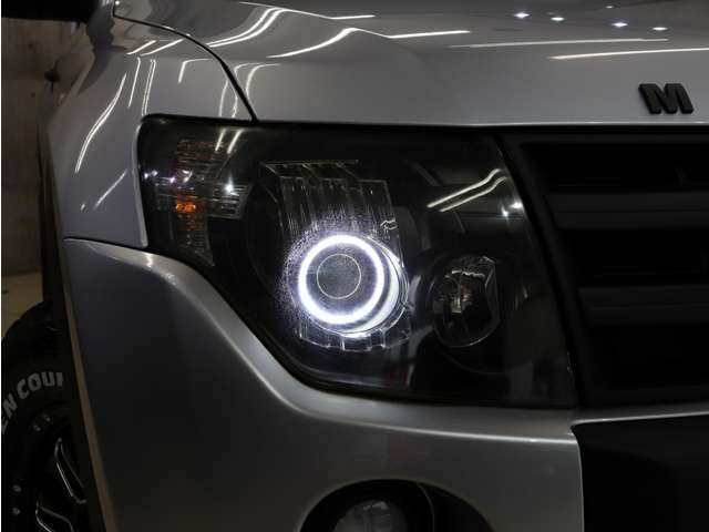 インナーブラック左右イカリングLEDライト付ヘッドライトを装着しました。