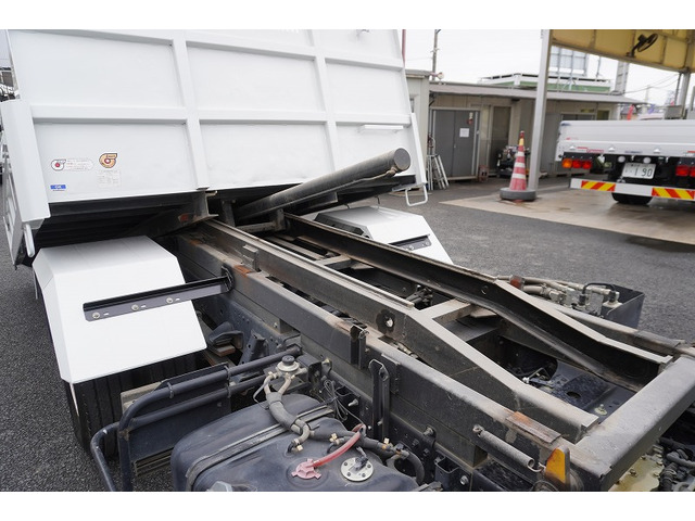 �V�Ԓ����������Ă���܂��B���g�p�̎ԂȂǂ����Ŕ[���������g���b�N����������u���Ă���܂��̂ł������������B