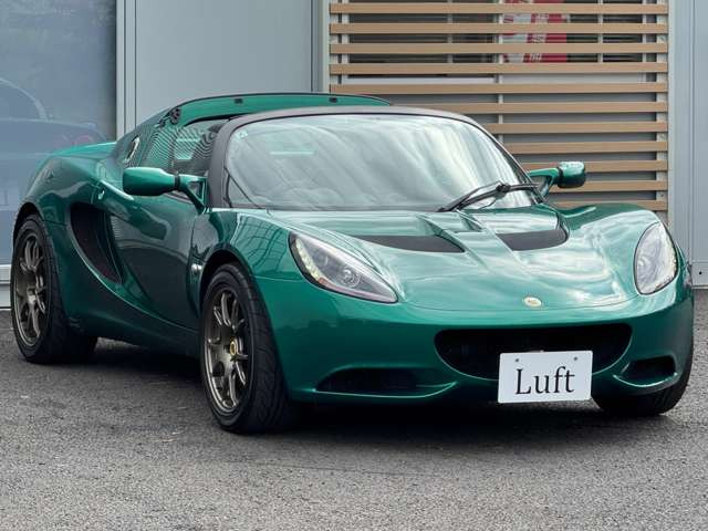 ガレージ保管にて別場所で管理しています。来店予約をいただいたお客様以外お断りさせていただいております。