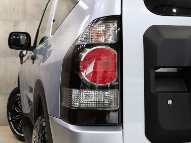 テールランプはブラックアウト済みです!テールランプ自体も割れや大きな目立つ傷等なくキレイな状態を保っております。