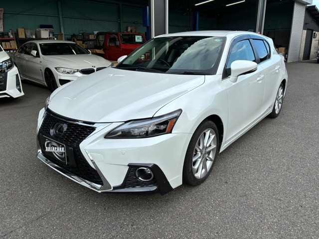 CT(レクサス) 200h バージョン L　200h バージョンL 後期Fスポーツ仕様 LEDヘッドライト 革シート 中古車画像