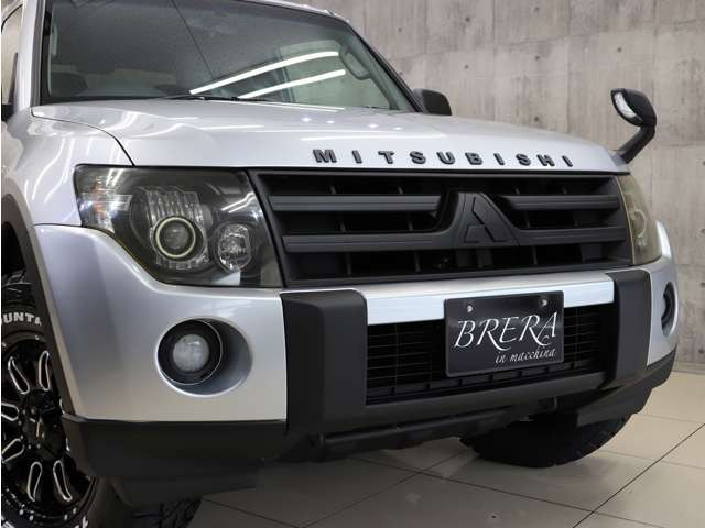 フロントバンパー下部もマットブラックにリペイントを施し、ノーマルとは違うオシャレでアクティブな雰囲気に仕上がっております!