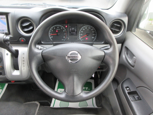 �������E�n���h�����ł���D�ȃG�A�o�b�N�t���ł���