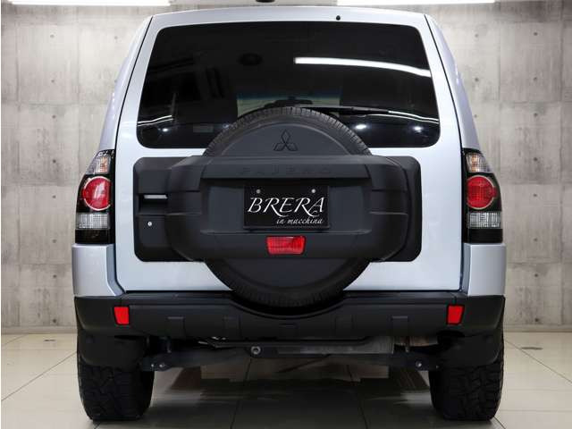 リアビューも存在感のあるワイルドで迫力のフォルムに仕上がっております♪♪