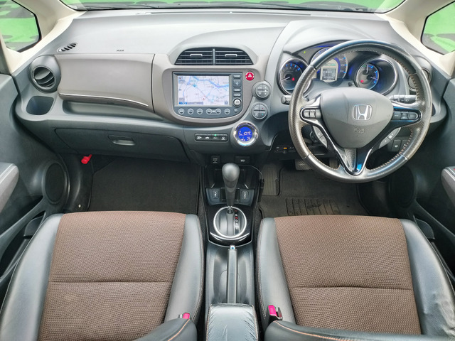 フィットシャトルハイブリッド1.3 スマートセレクション ファインライン