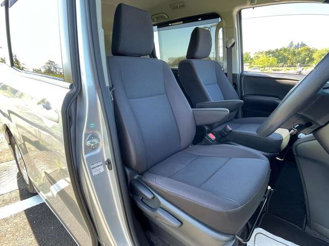 ヴォクシー1.8 ハイブリッド X