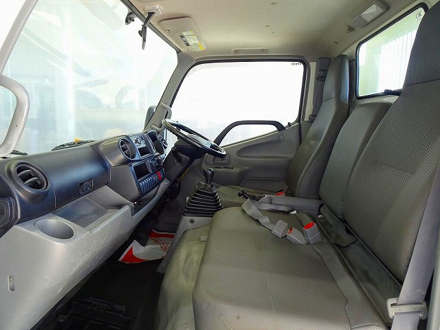 AC PS PW SRS ABS �W���h�A���b�N ���d�i�~���[ AM/FM���W�I �^�[�{ �r�C�u���[�L �t�H�O�����v �g���N�V�����R���g���[�� �d���p�[�L���O�u���[�L ����LED��