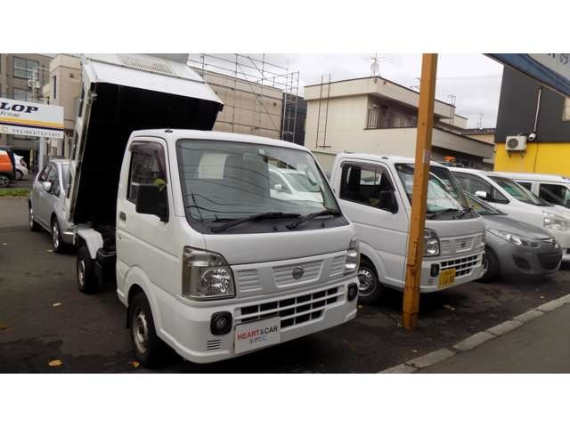 NT100クリッパー（日産）DX 4WD　ダンプ/5MT 中古車画像