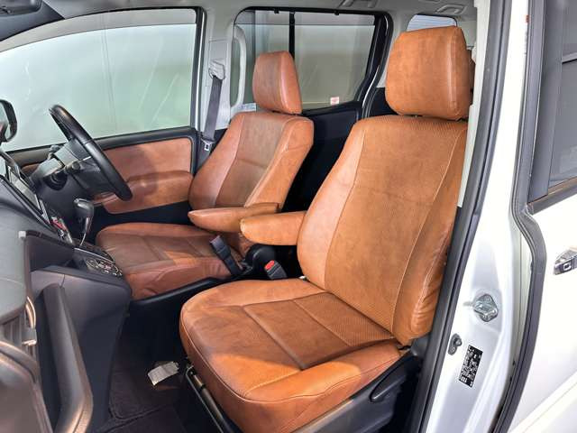 ヴォクシー2.0 ZS 煌 4WD