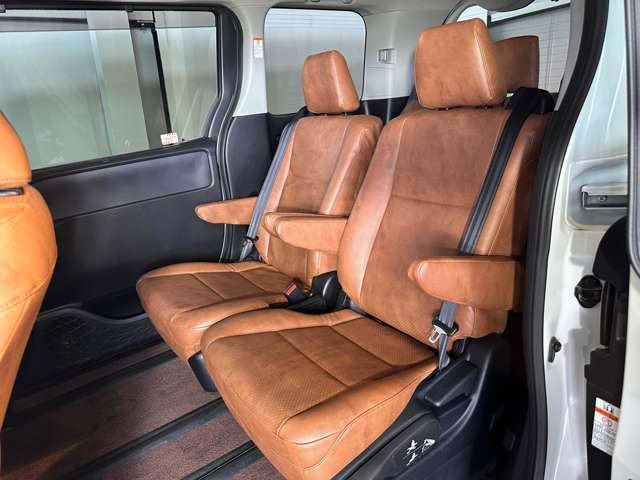 ヴォクシー2.0 ZS 煌 4WD