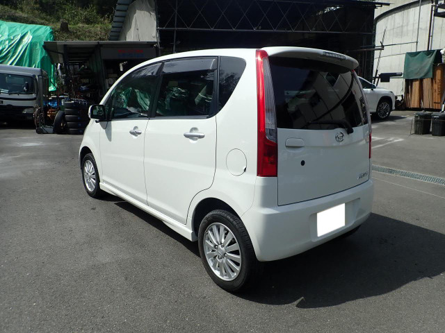 ���O�����ɃL���C�Ŗڗ�����Ȃǌ����܂���B