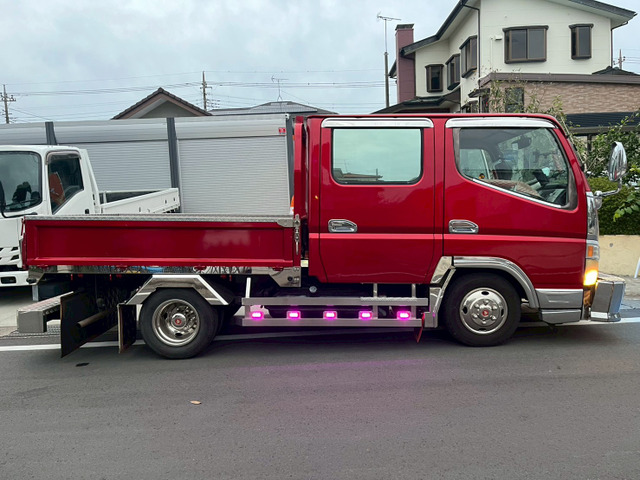 三菱 キャンター デコトラ仕様Wキャブ積載1.25t 275.0万円 平成16年