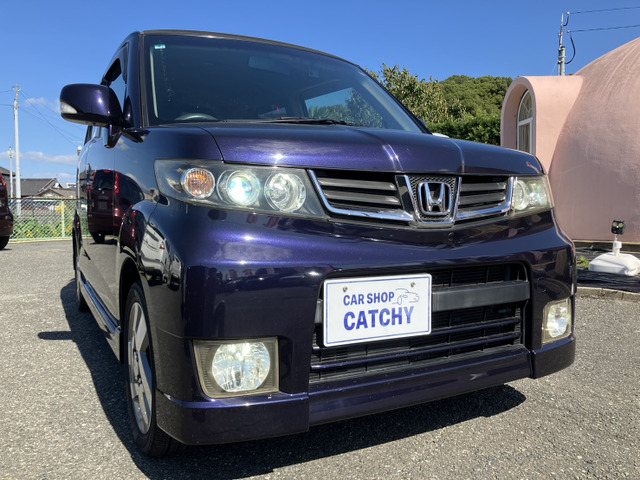 HIDヘッドライト&LEDフォグで明るくてスタイリッシュです。