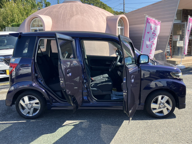 納車後も車検、整備、パーツ取り付けなどカーライフをサポート致します。